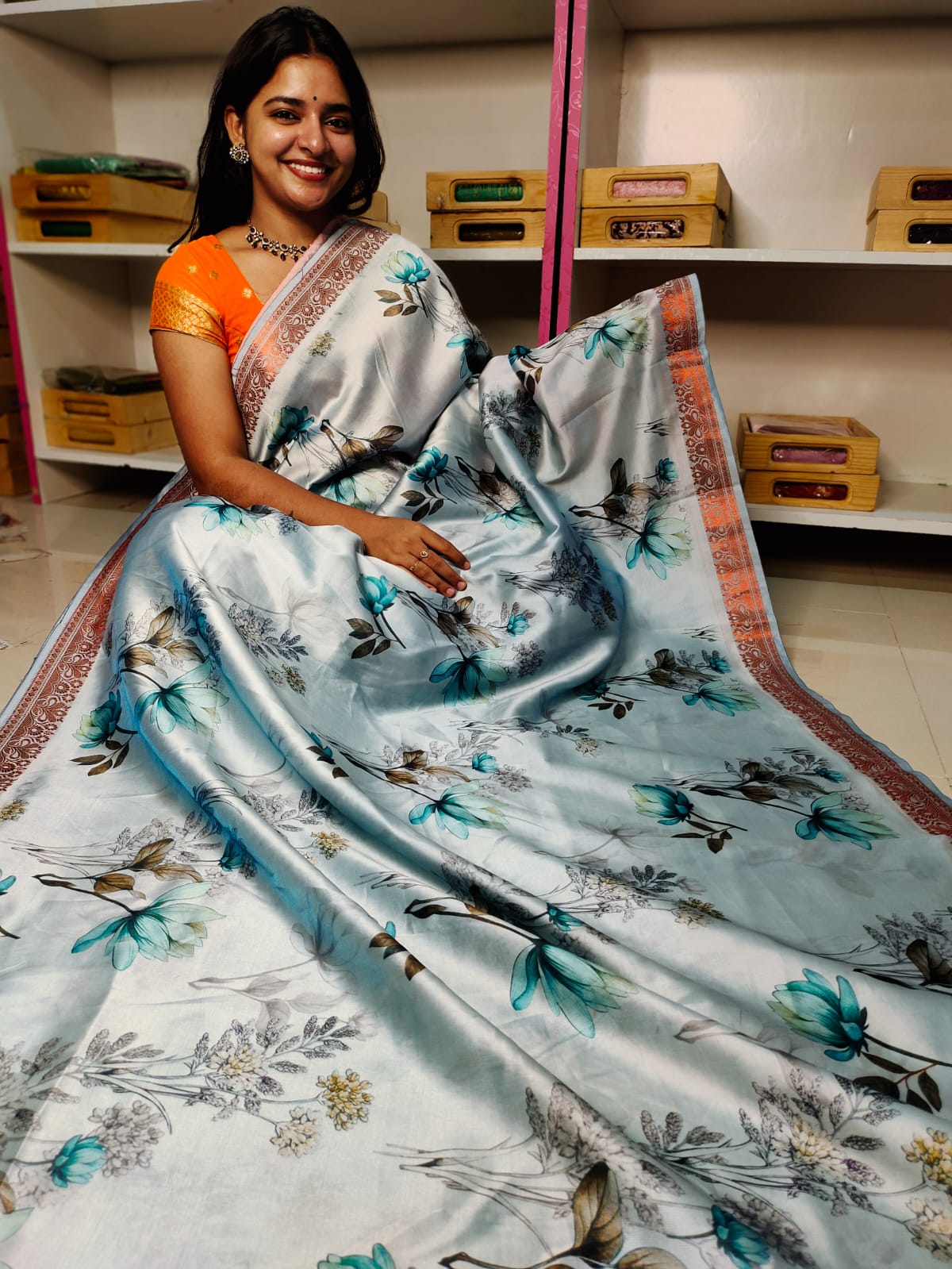 దీపావళికి చీరలు ఆఫర్ చేయండి