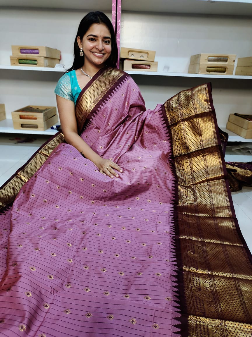 Gadwal offer sarees
