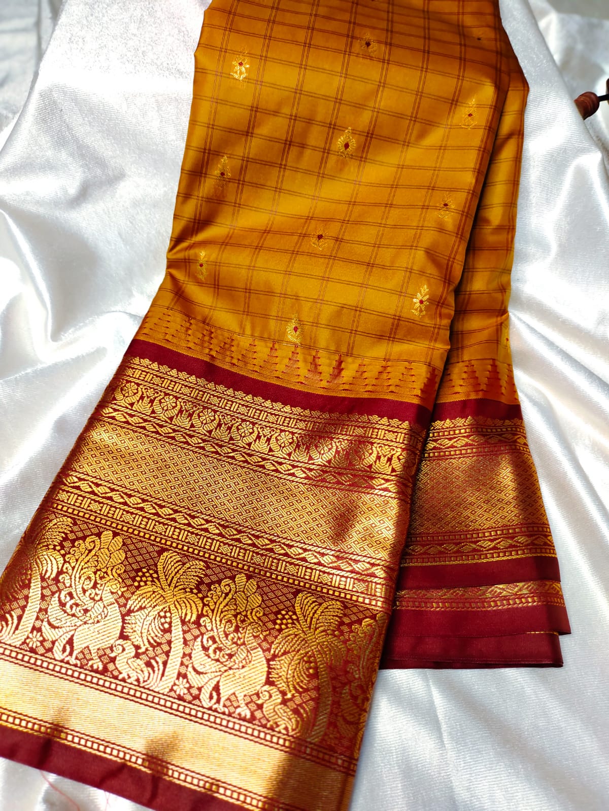 Vitange gadwal silk