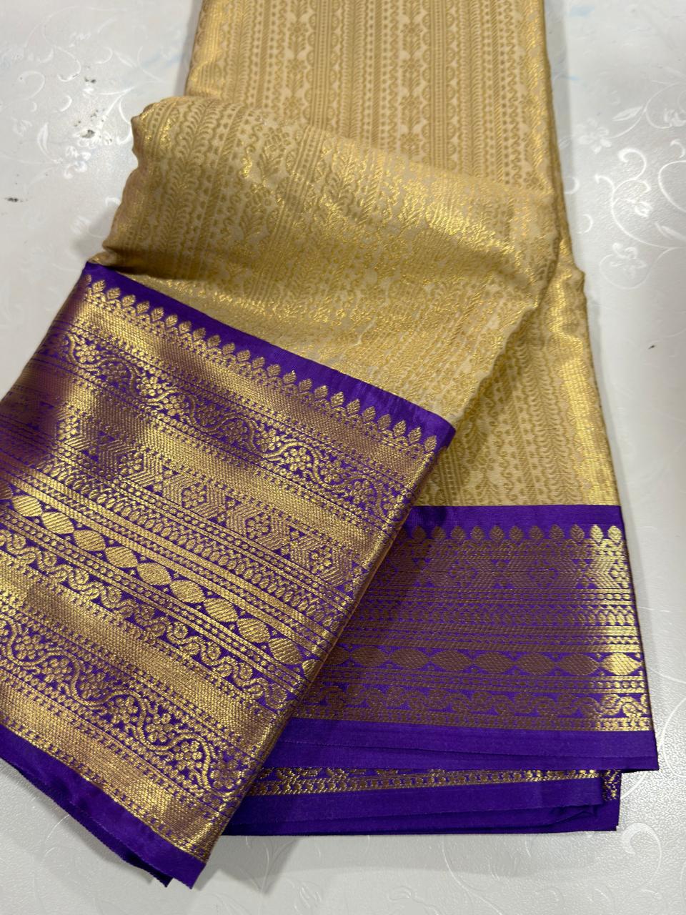 ఫిబ్రవరి అమ్మకం