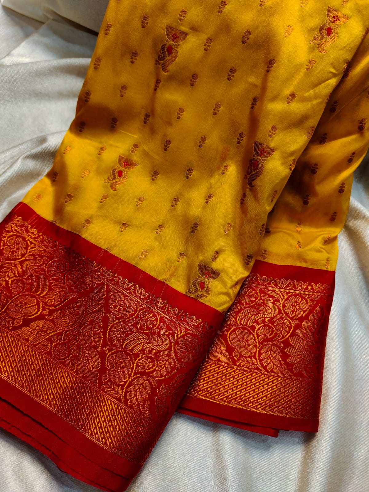60% offer gadwal sarees