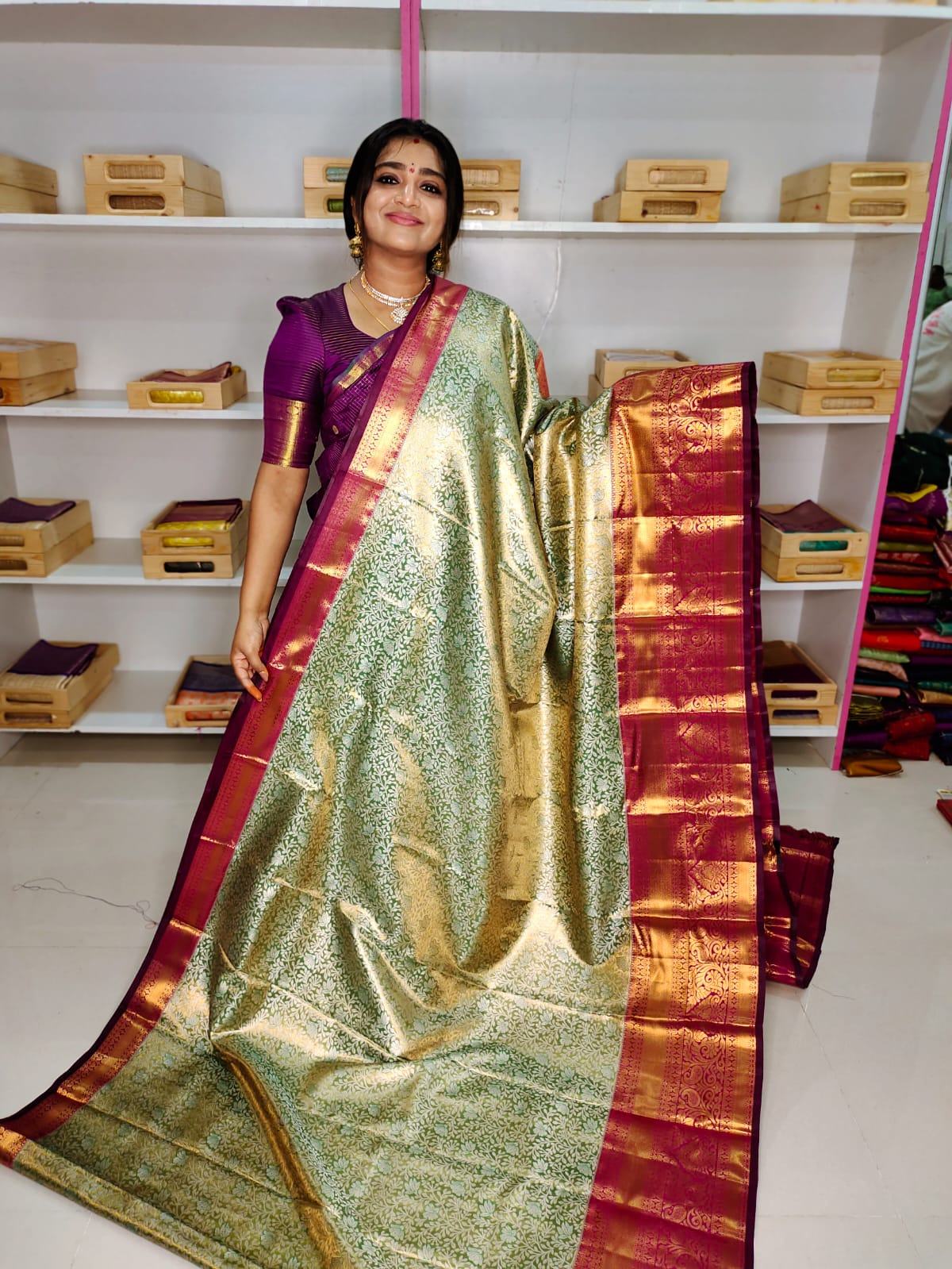 2వ వార్షికోత్సవ అమ్మకం