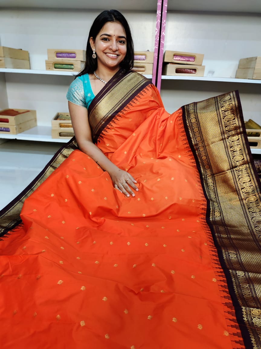 Gadwal offer sarees