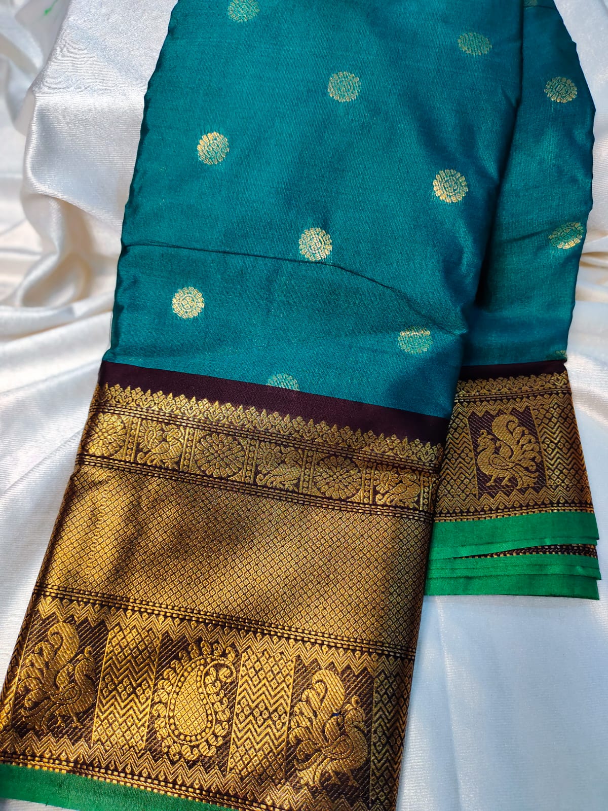Vitange gadwal silk