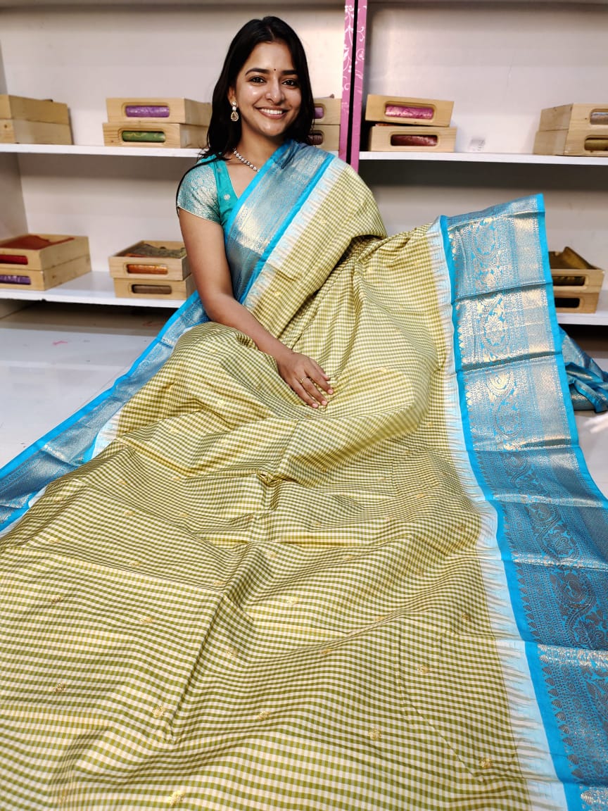 Gadwal offer sarees