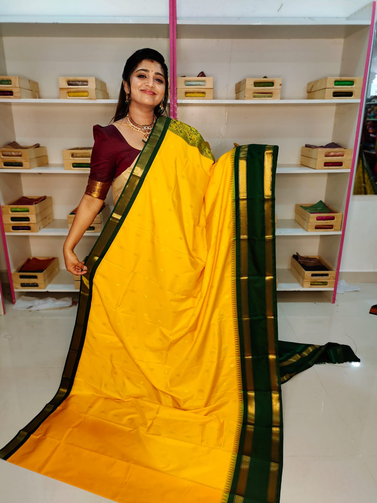 గద్వాల్ క్లియరెన్స్ సేల్