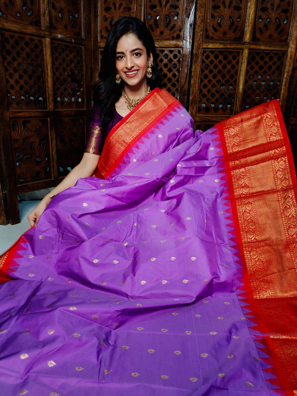 60% గద్వాల్ పట్టును అందిస్తున్నాయి