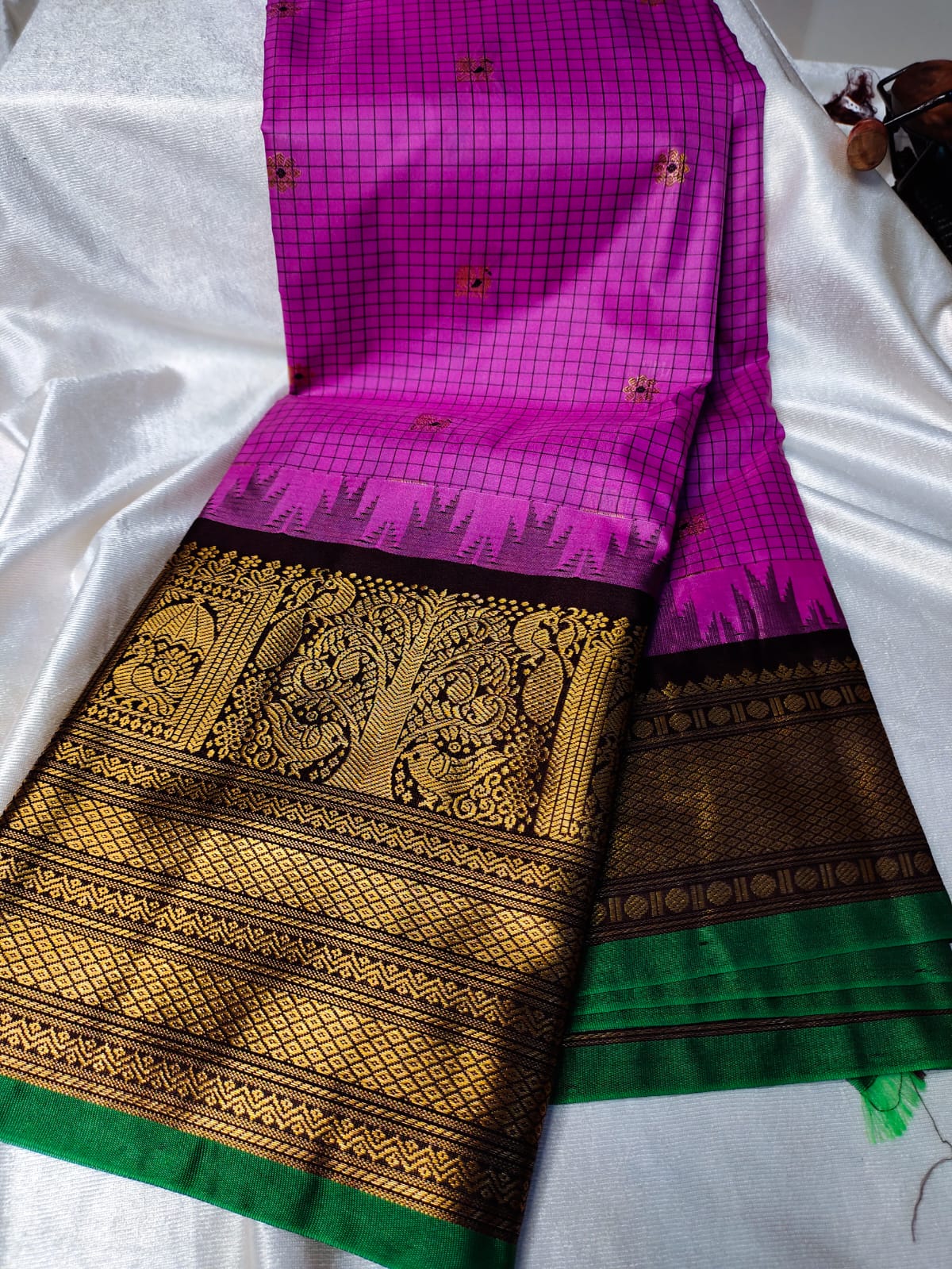 Vitange gadwal silk