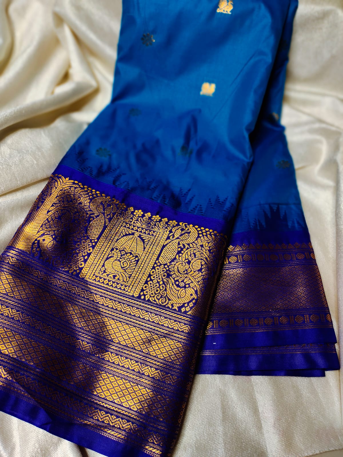 Vitange gadwal silk saree