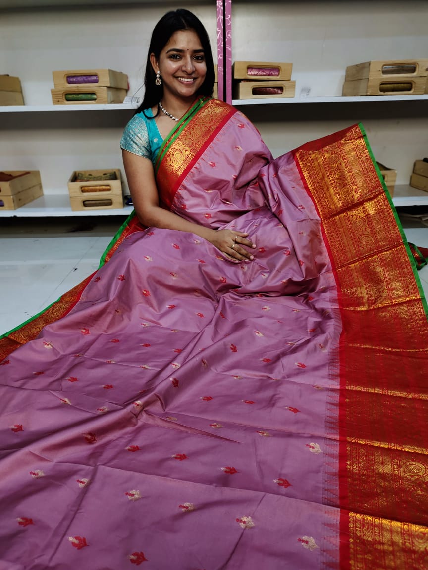 Gadwal offer sarees