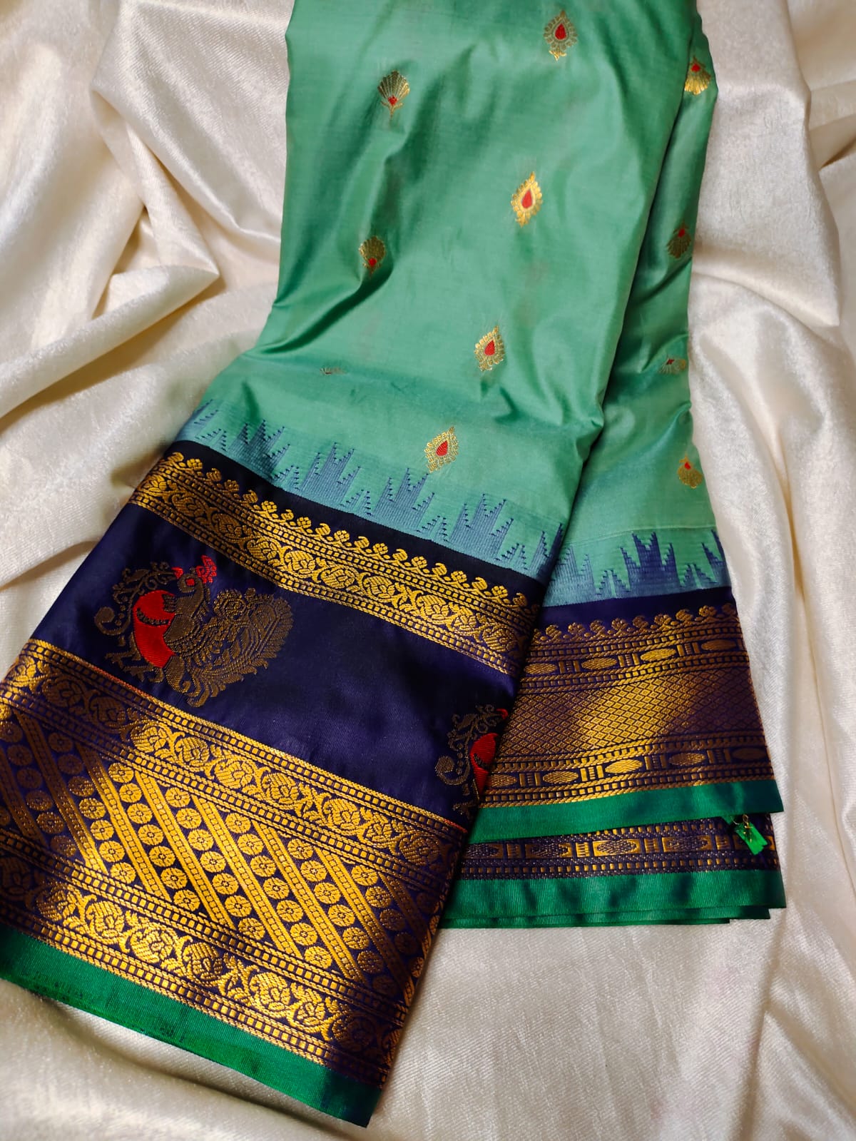 Vitange gadwal silk saree