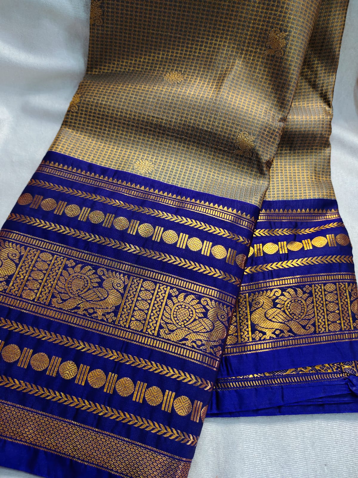 Vintage valli gadwal