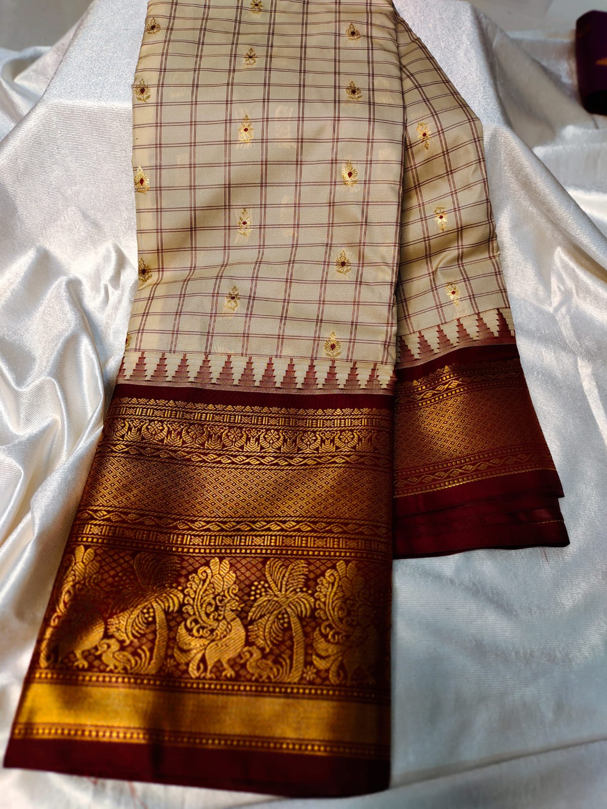 Vitange gadwal silk
