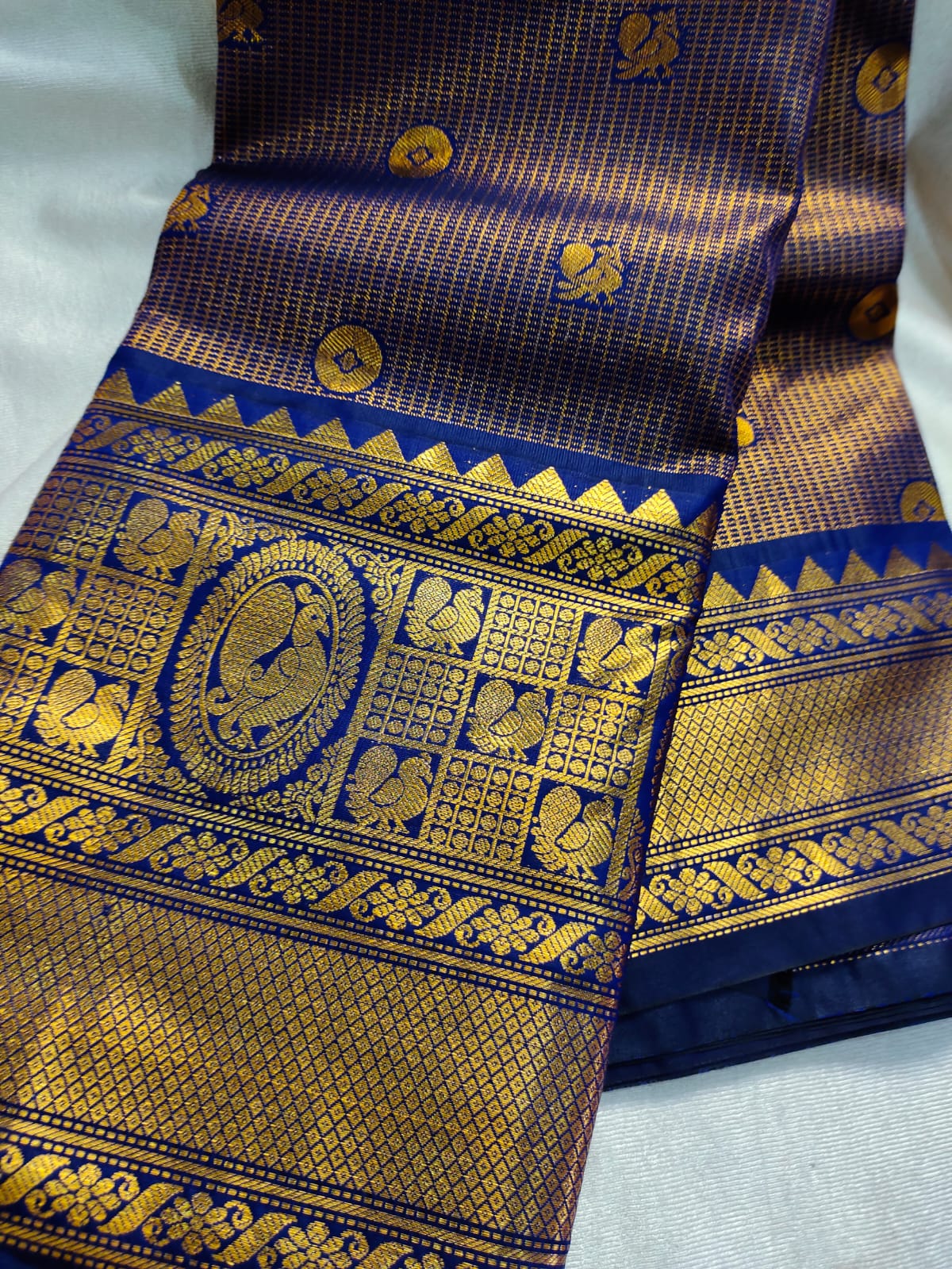 Vintage valli gadwal