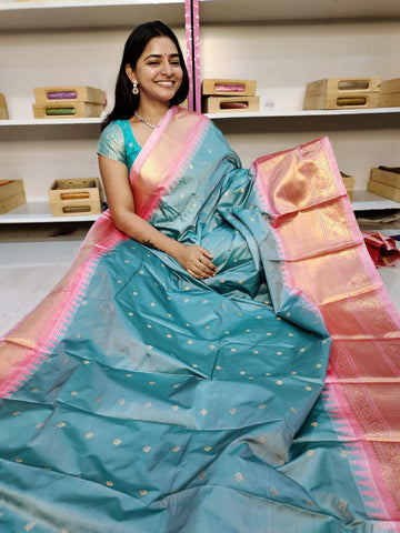 Gadwal offer sarees