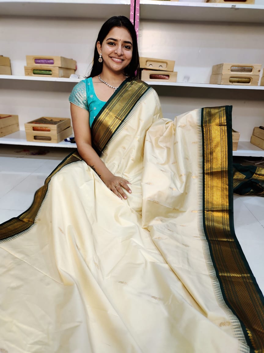 Gadwal offer sarees