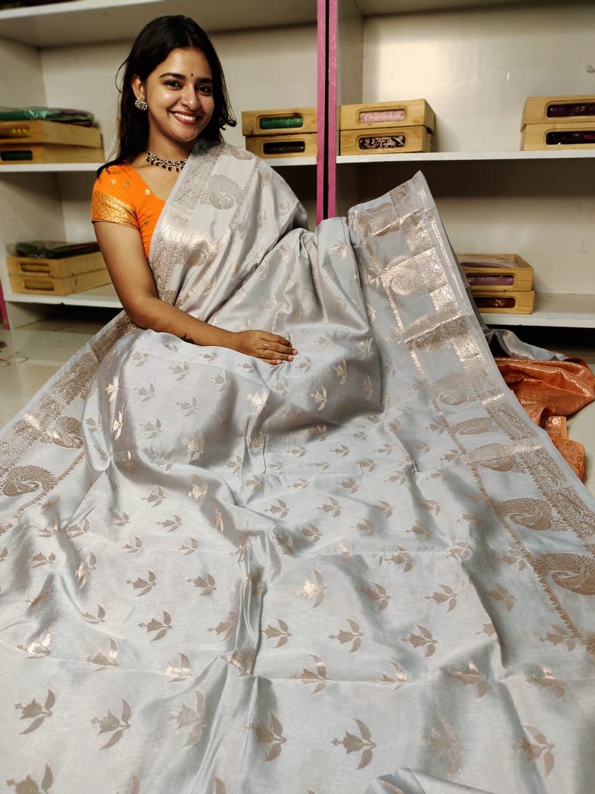 దీపావళికి చీరలు ఆఫర్ చేయండి