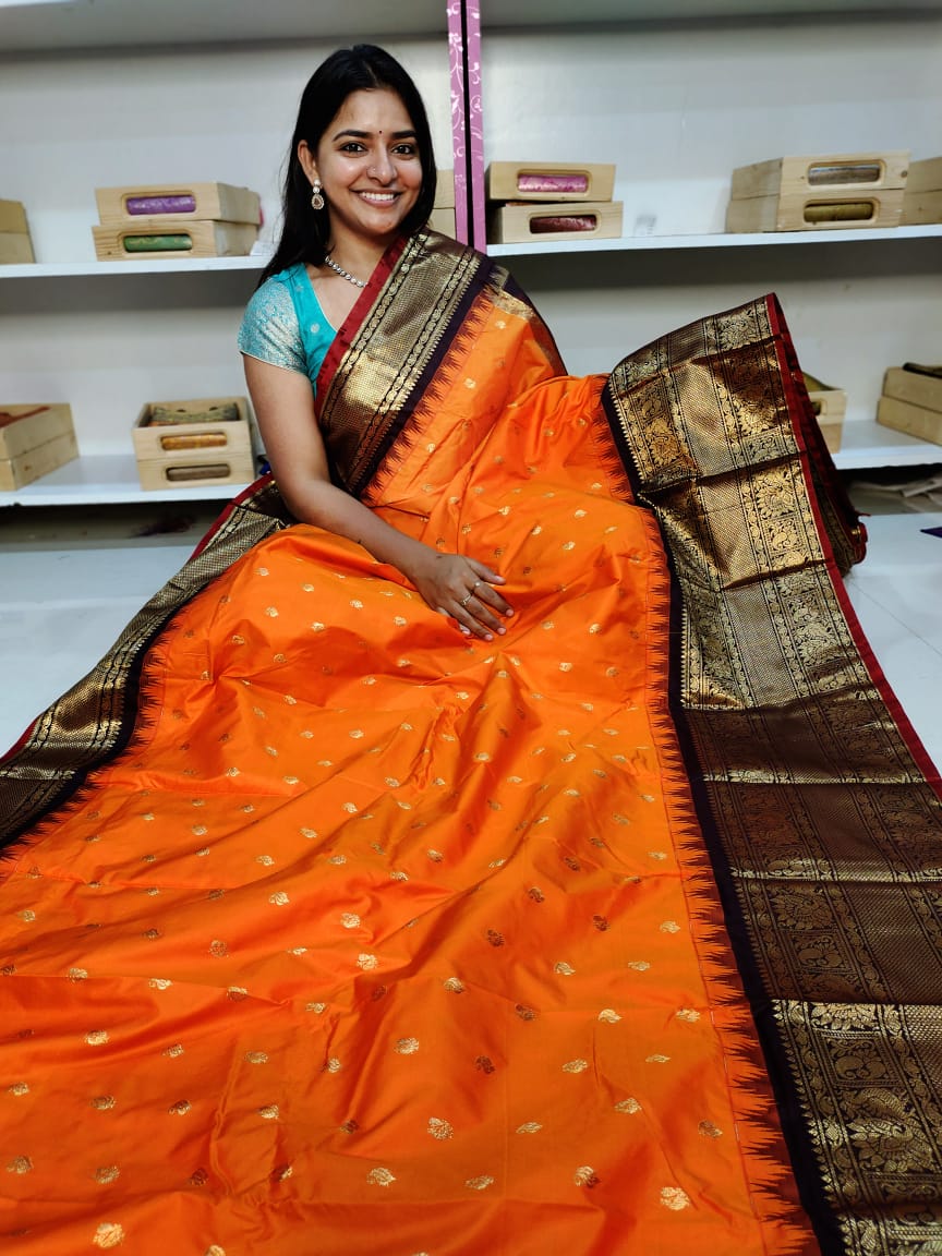 Gadwal offer sarees