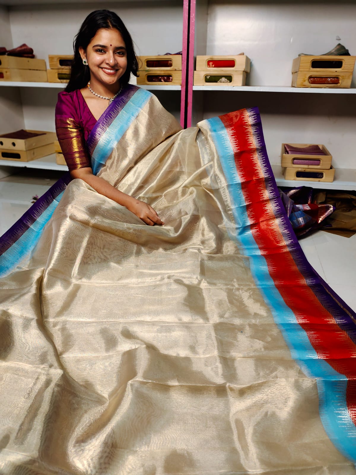 దీపావళికి చీరలు ఆఫర్ చేయండి