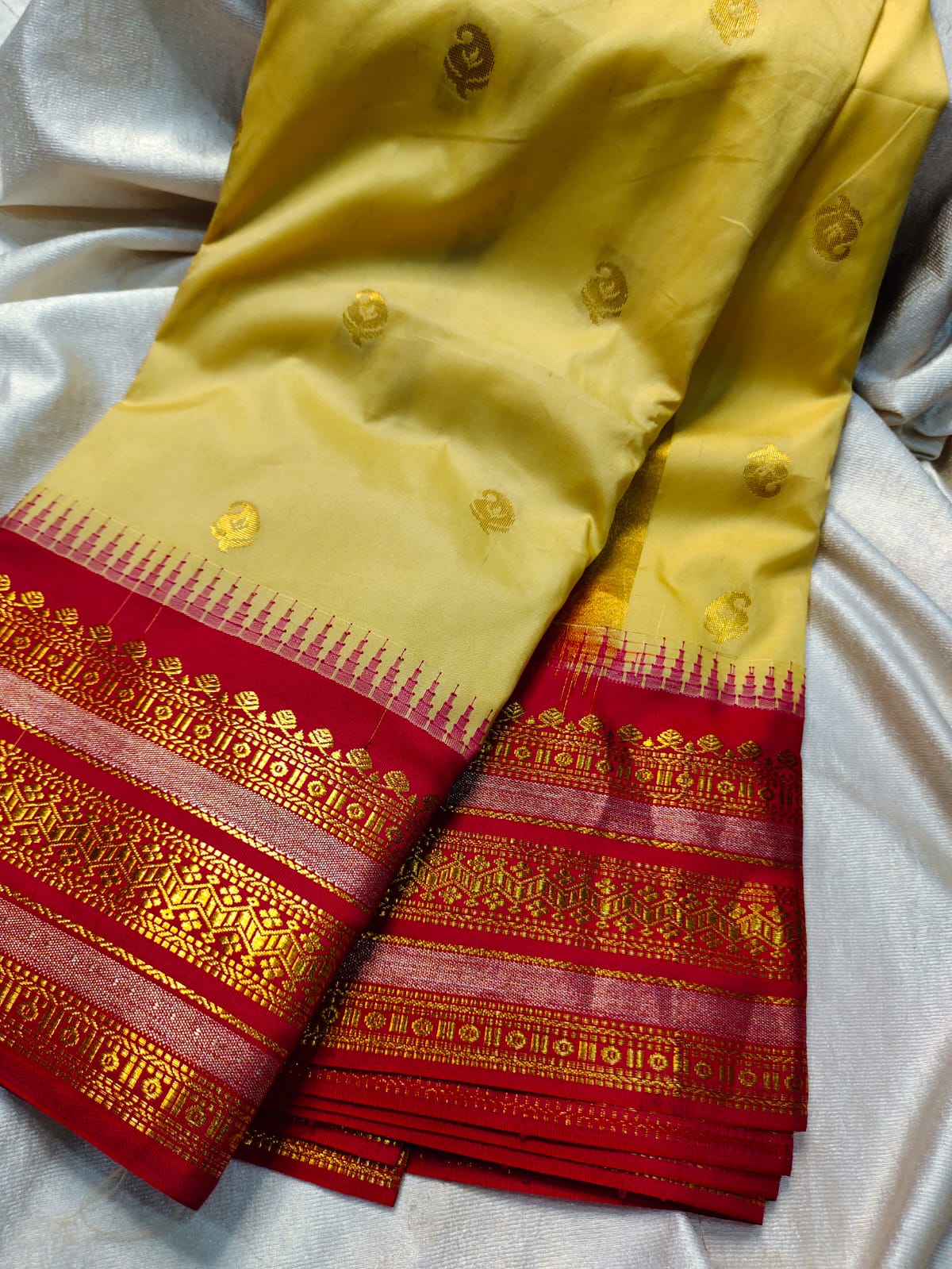 60% offer gadwal saree