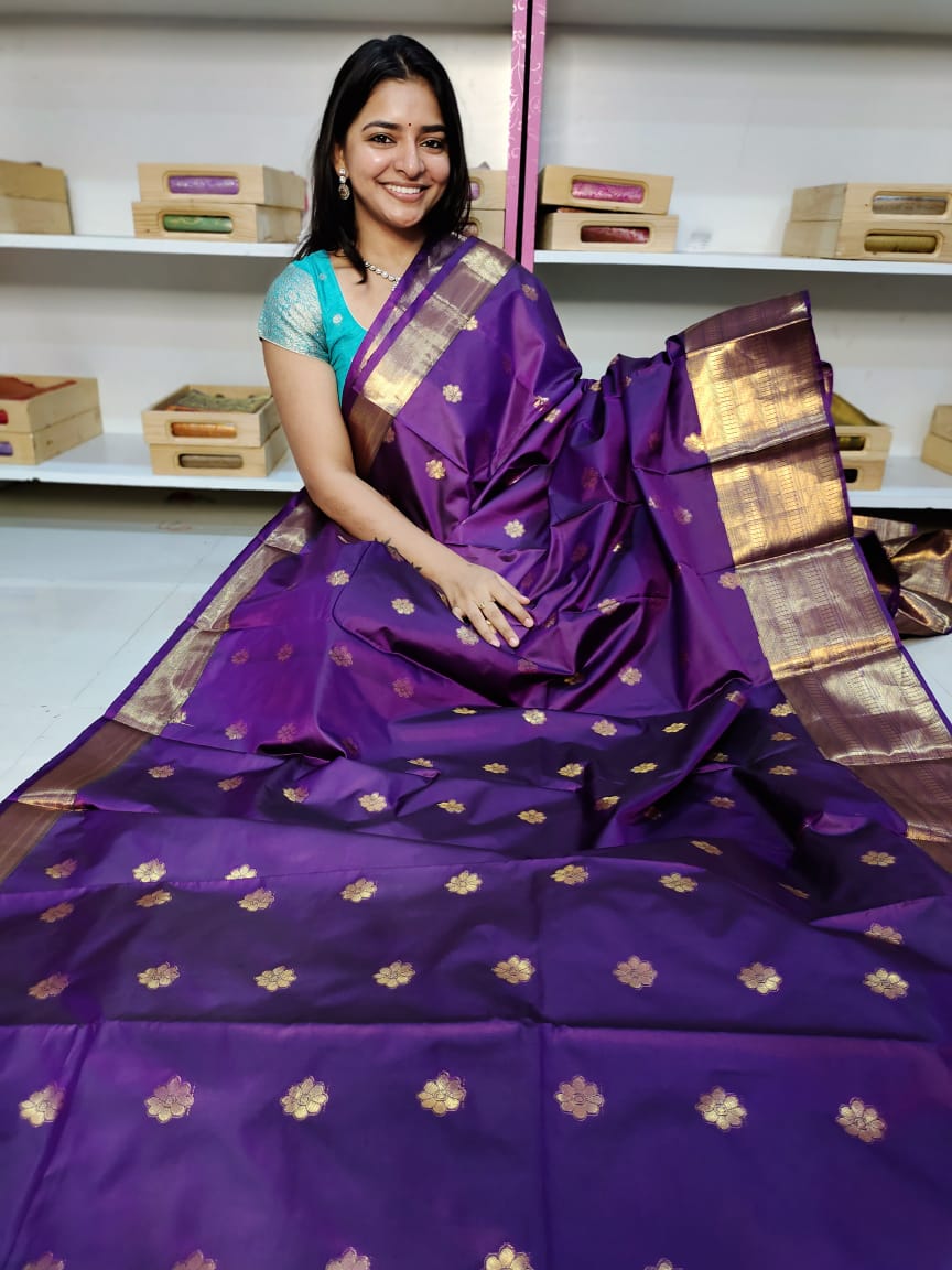 Gadwal offer sarees