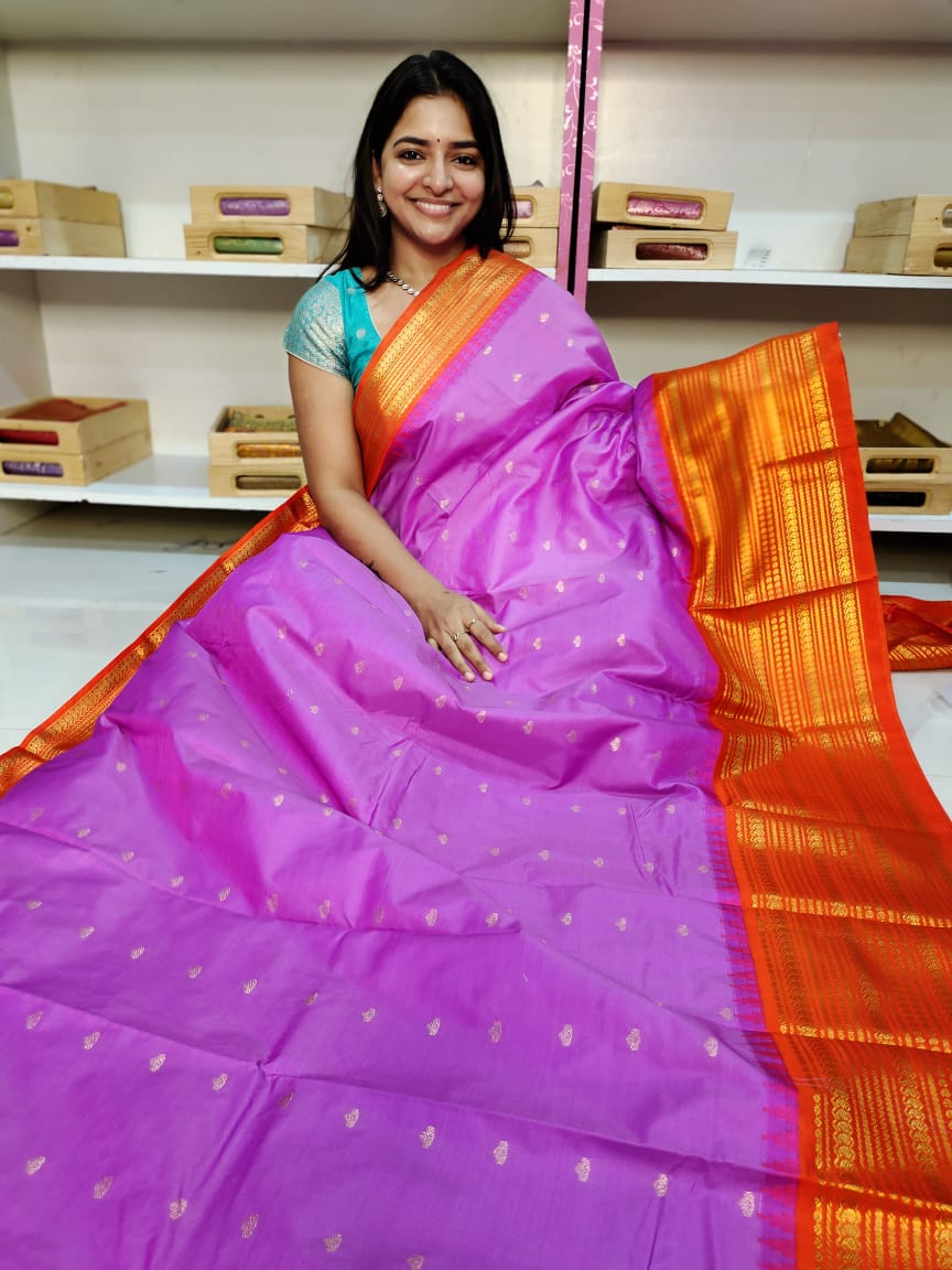 Gadwal offer sarees