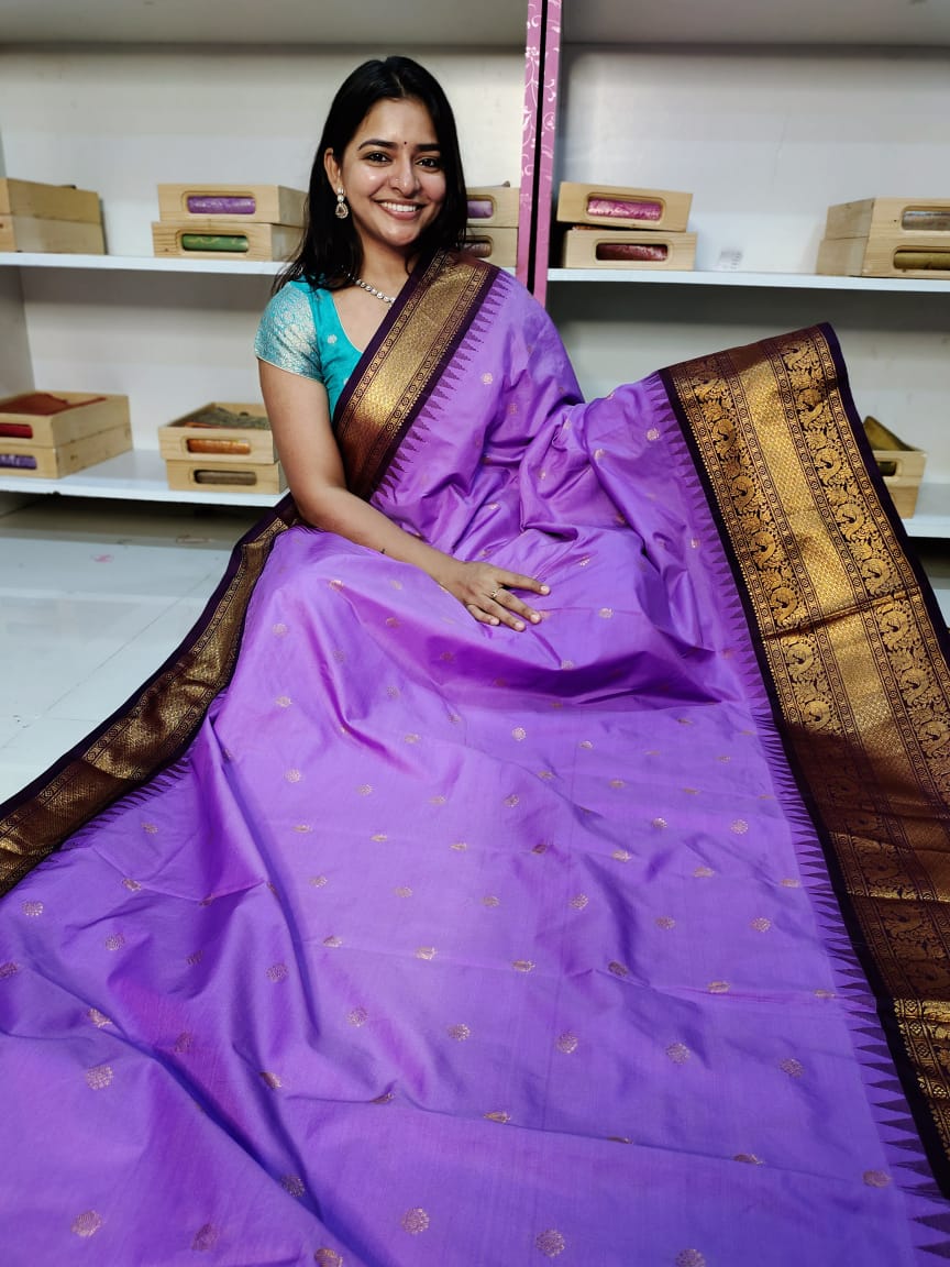Gadwal offer sarees