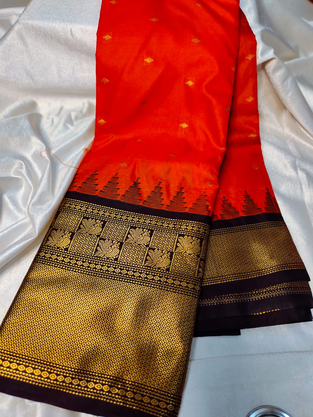 Vitange gadwal silk