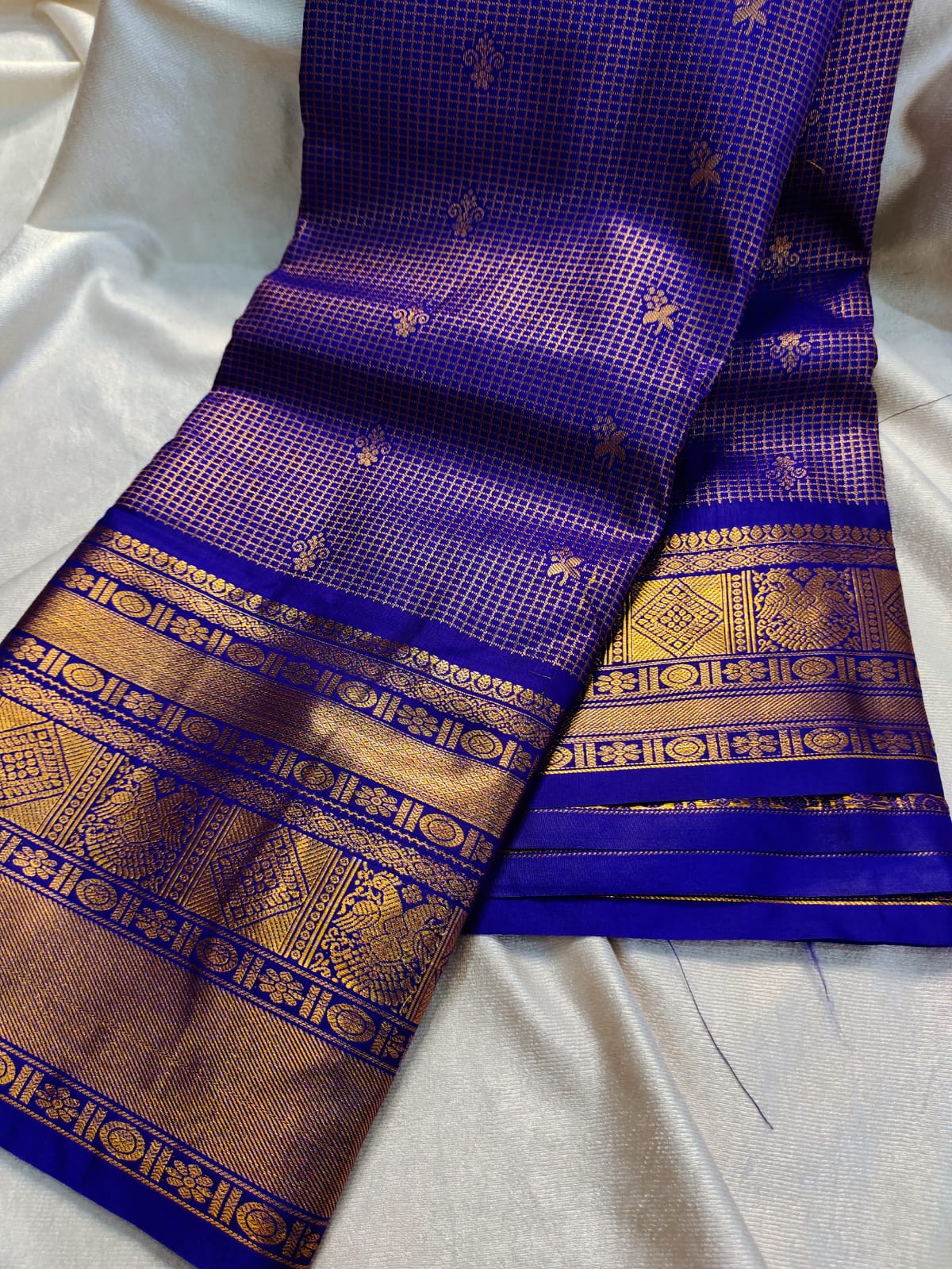 Vintage valli gadwal