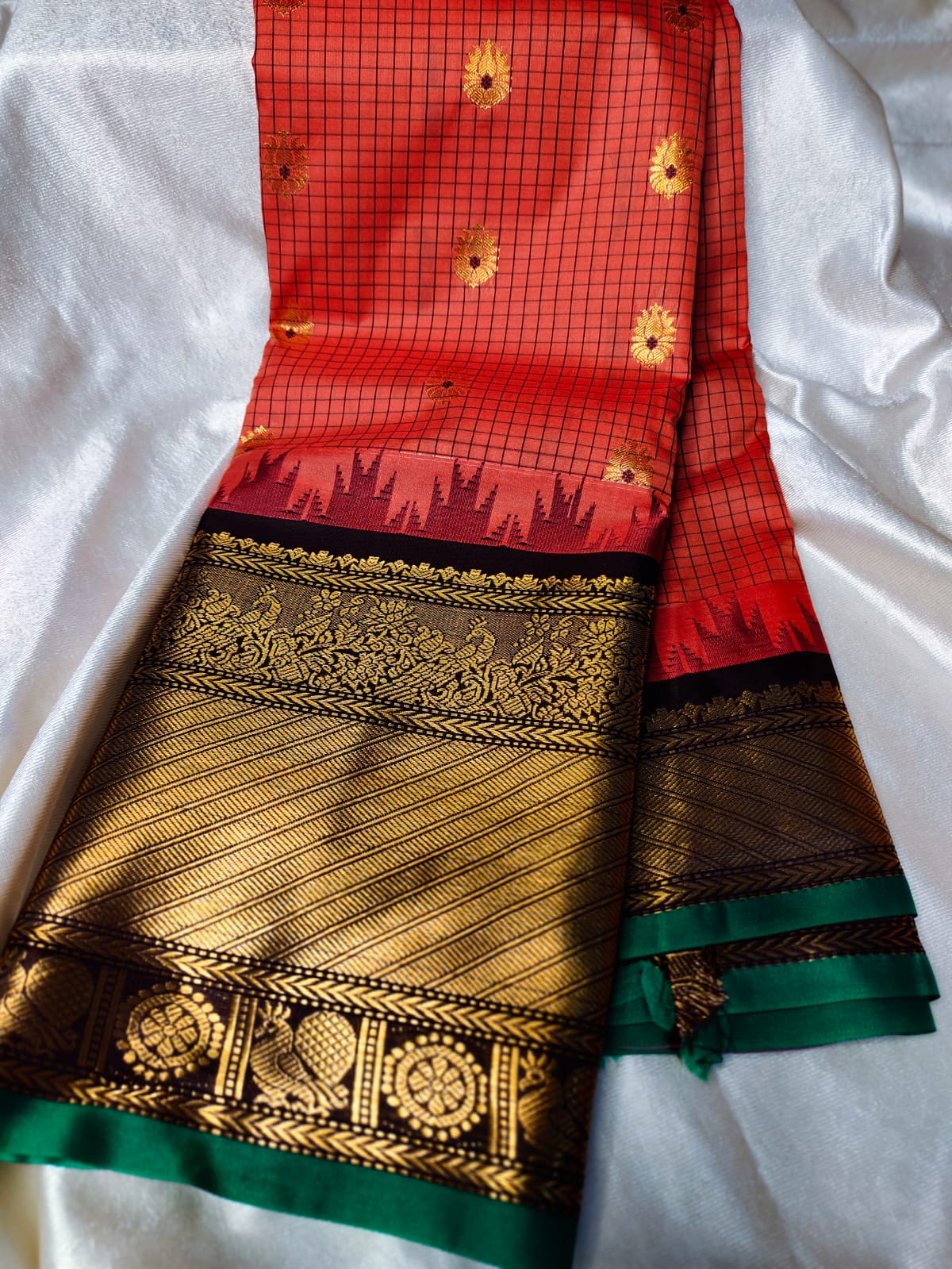 Vitange gadwal silk