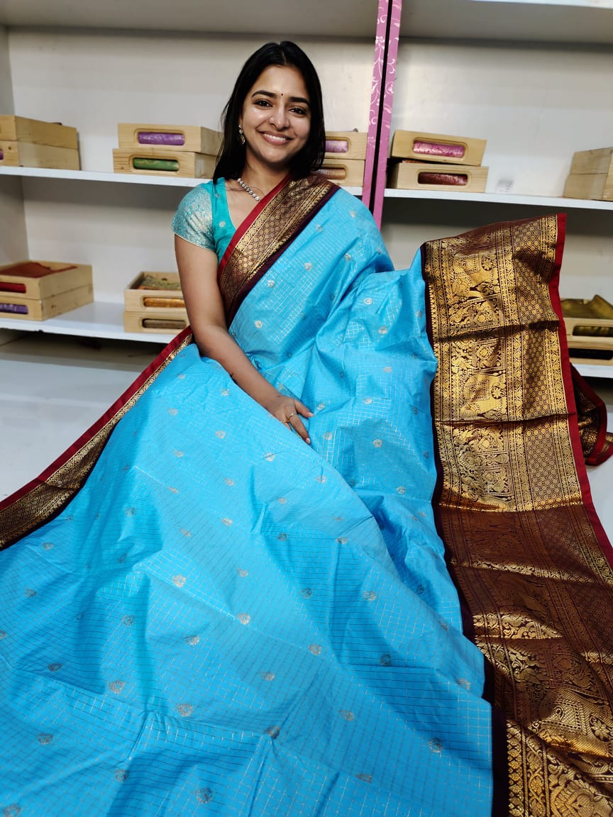 Gadwal offer sarees