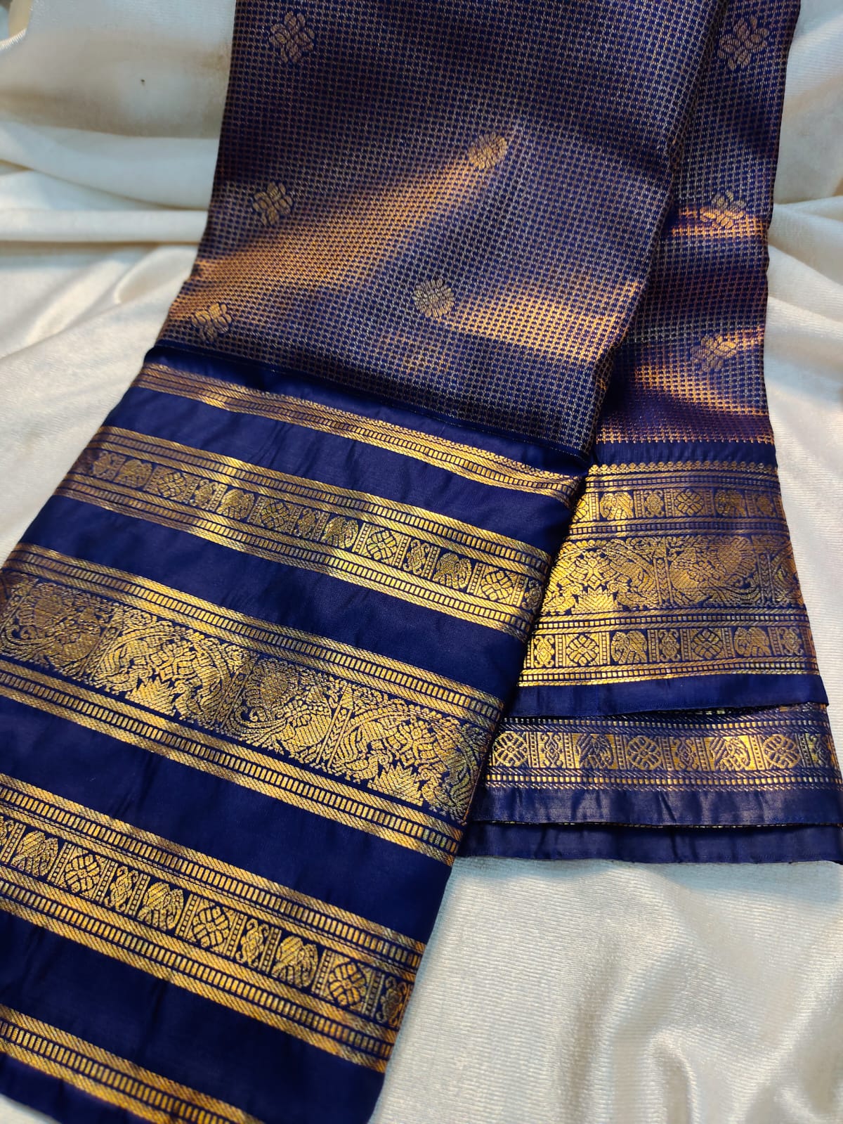 Vintage valli gadwal