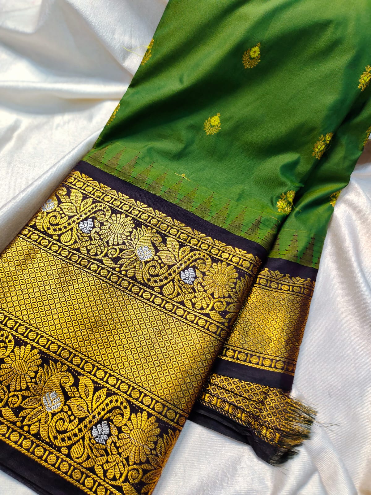 60% offer gadwal saree