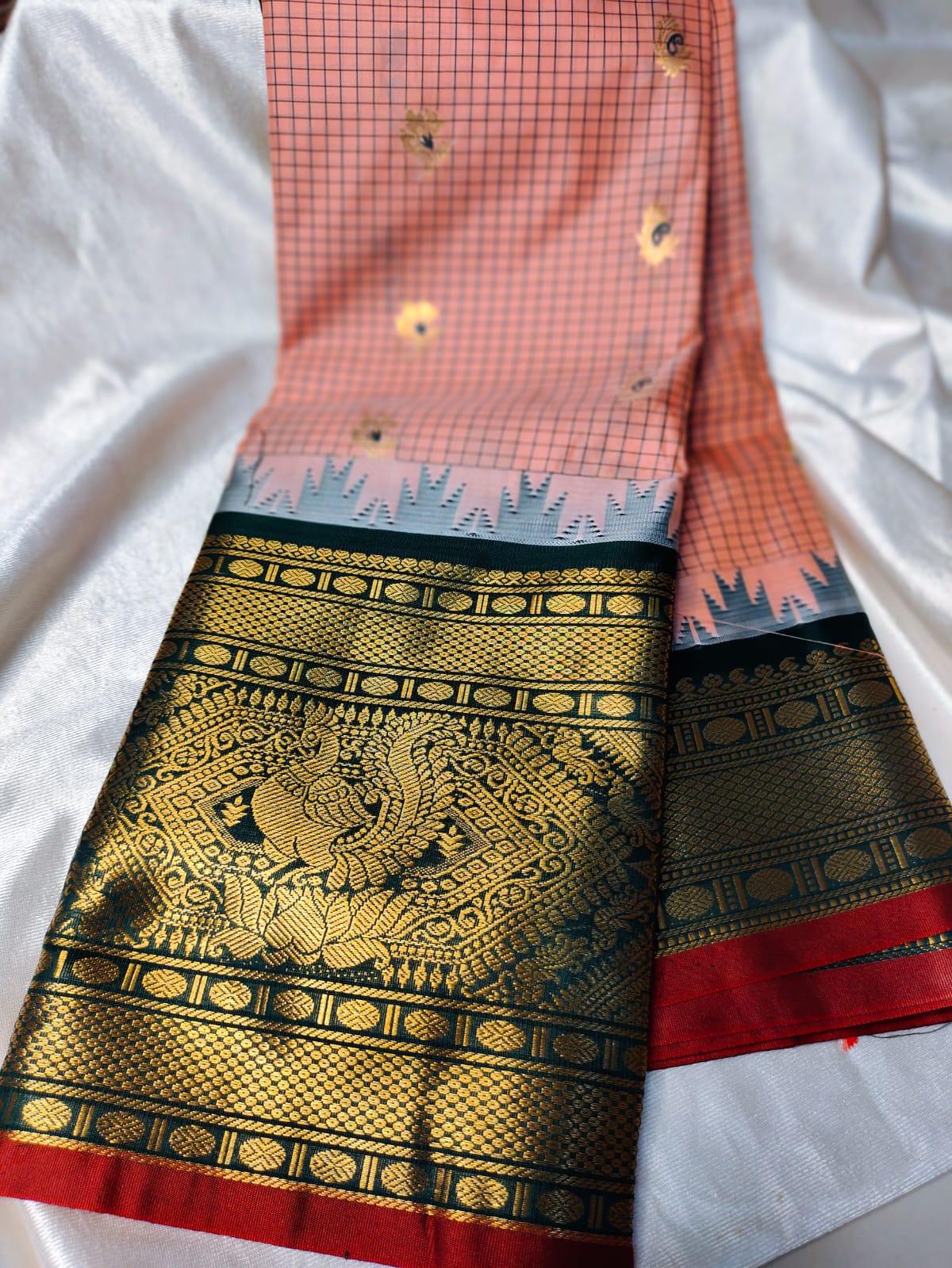 Vitange gadwal silk