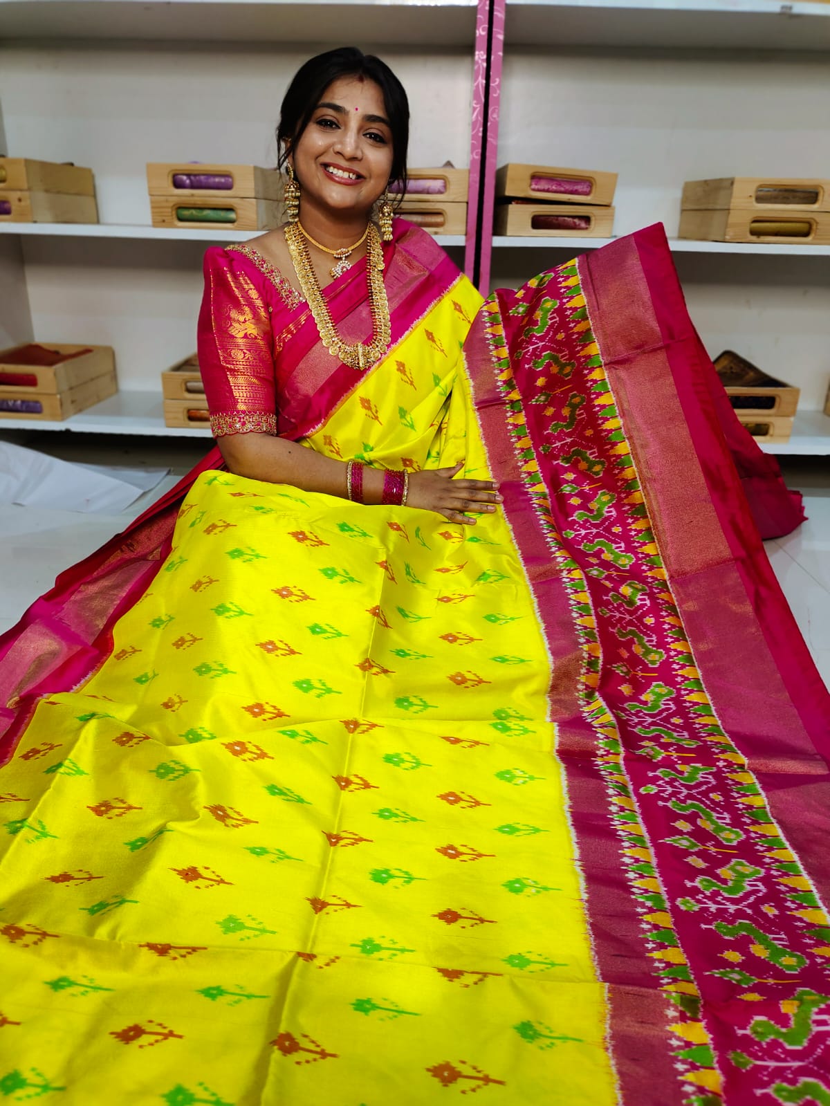 Ikkat pattu saree