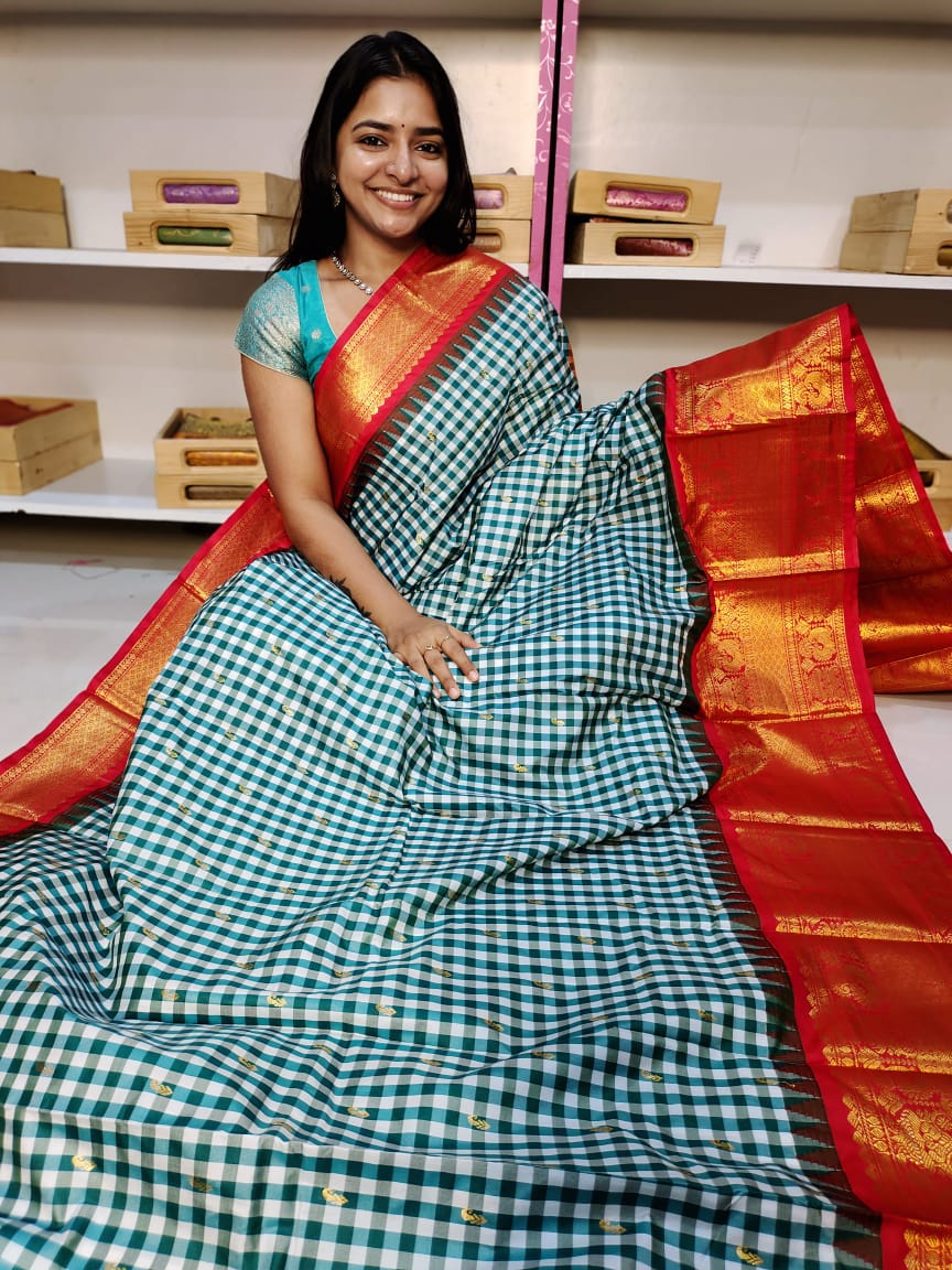 Gadwal offer sarees