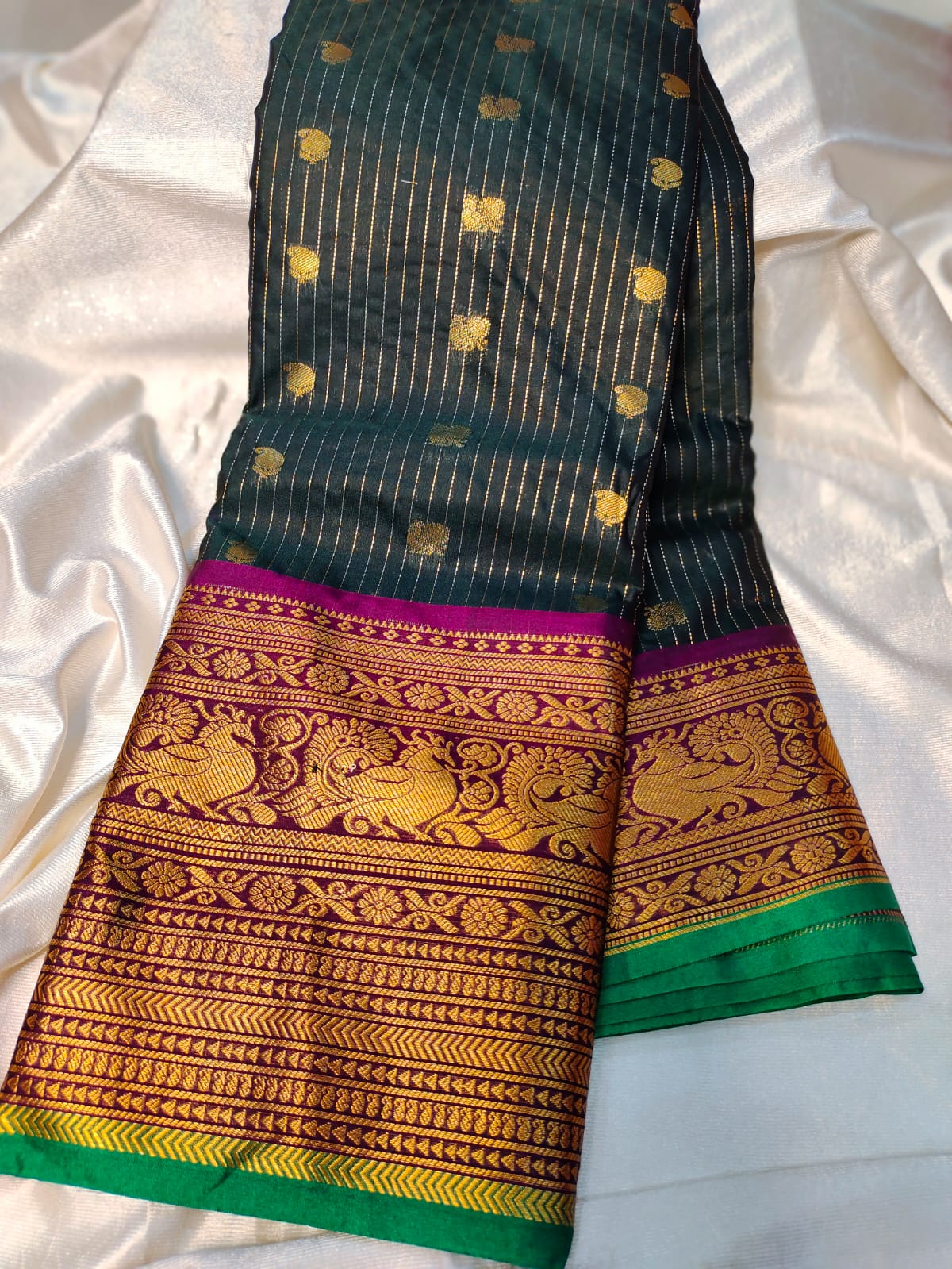Vitange gadwal silk