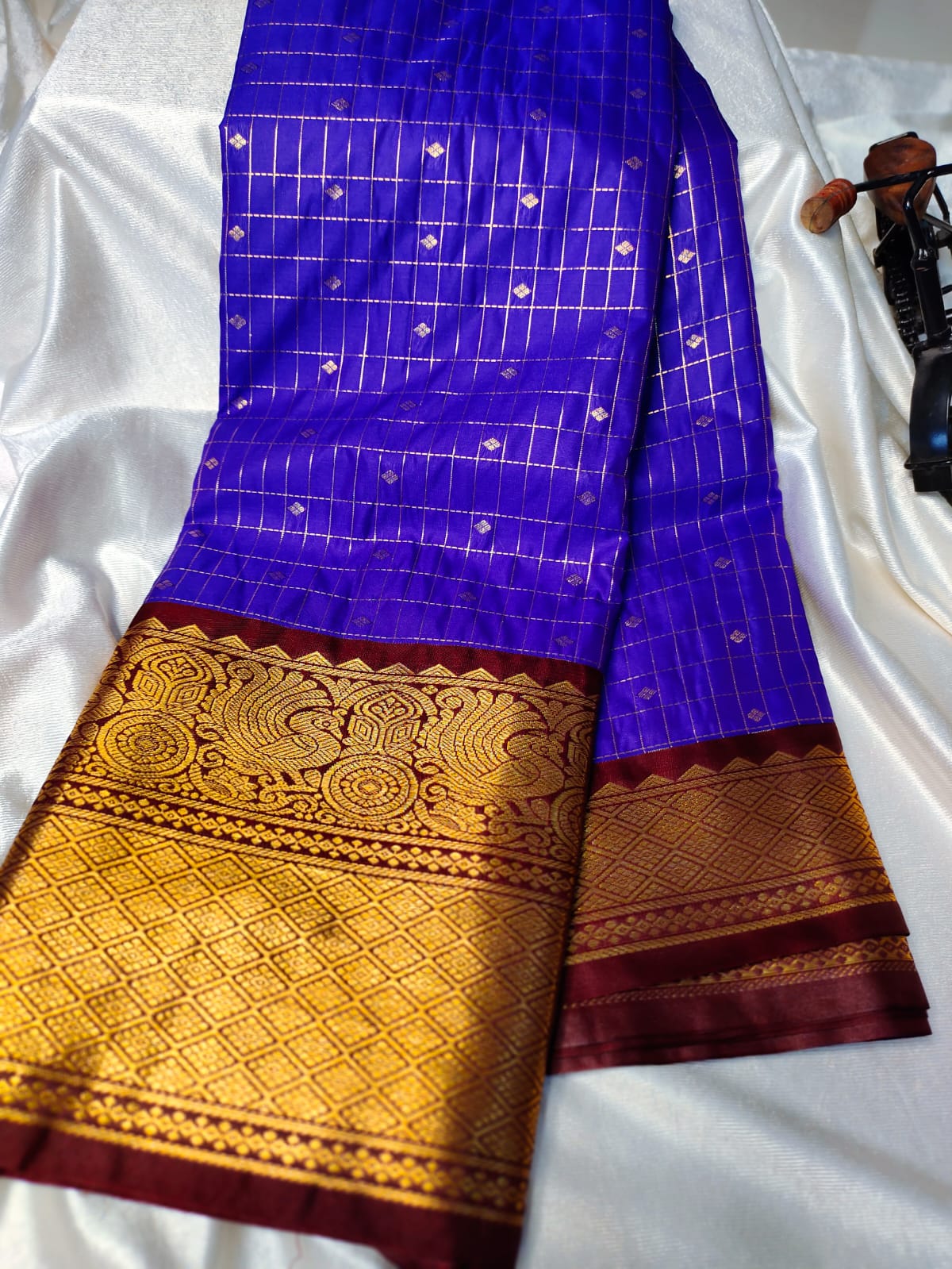 Vitange gadwal silk