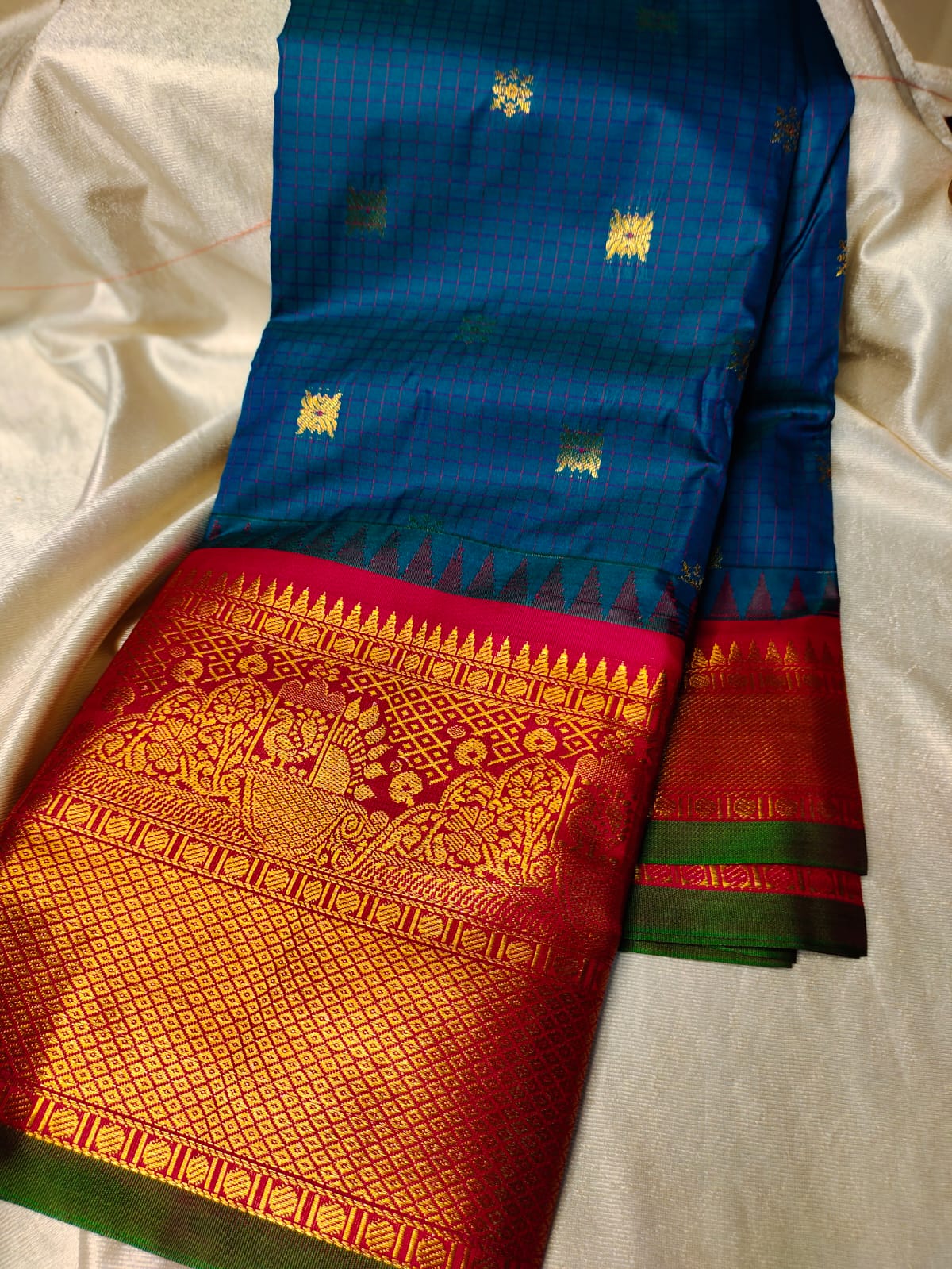 Vitange gadwal silk