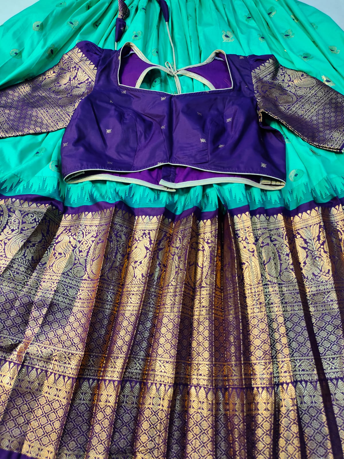 Vintage gadwal lehangas