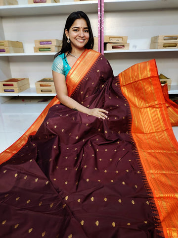 Gadwal offer sarees