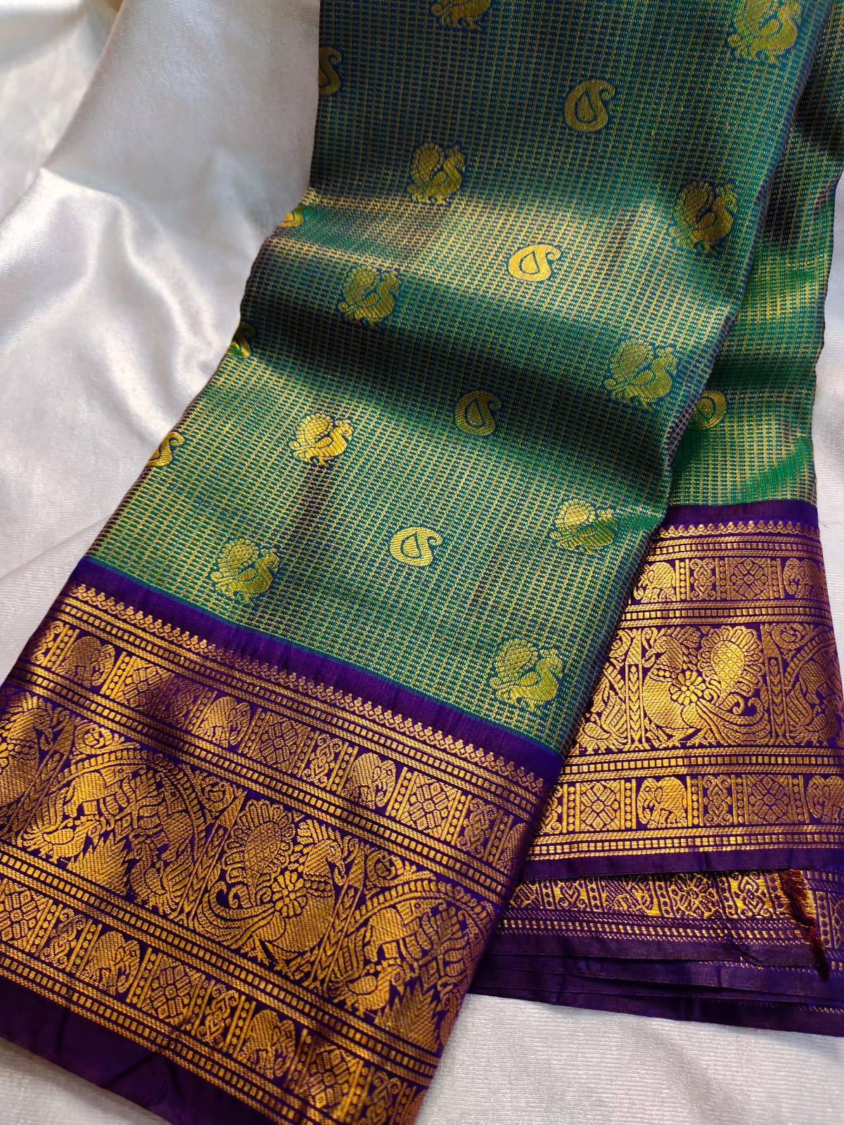 Vintage valli gadwal