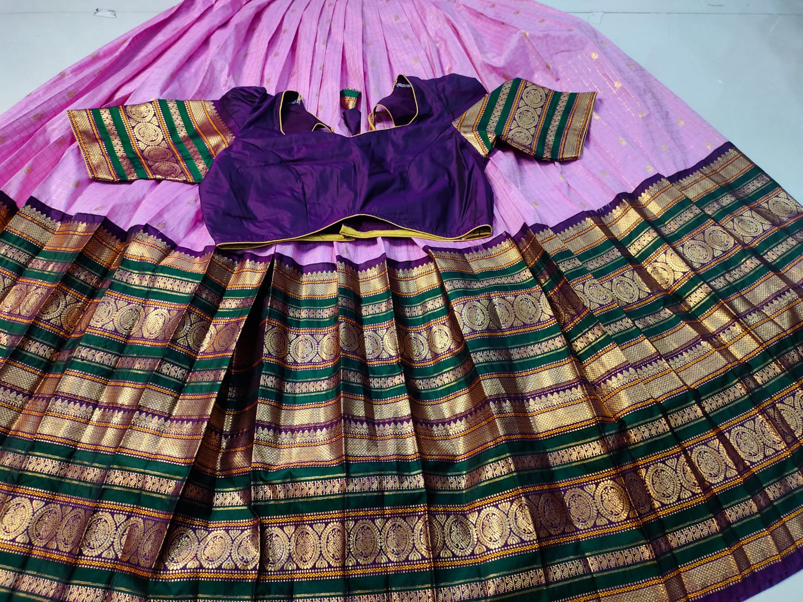Vintage gadwal lehangas