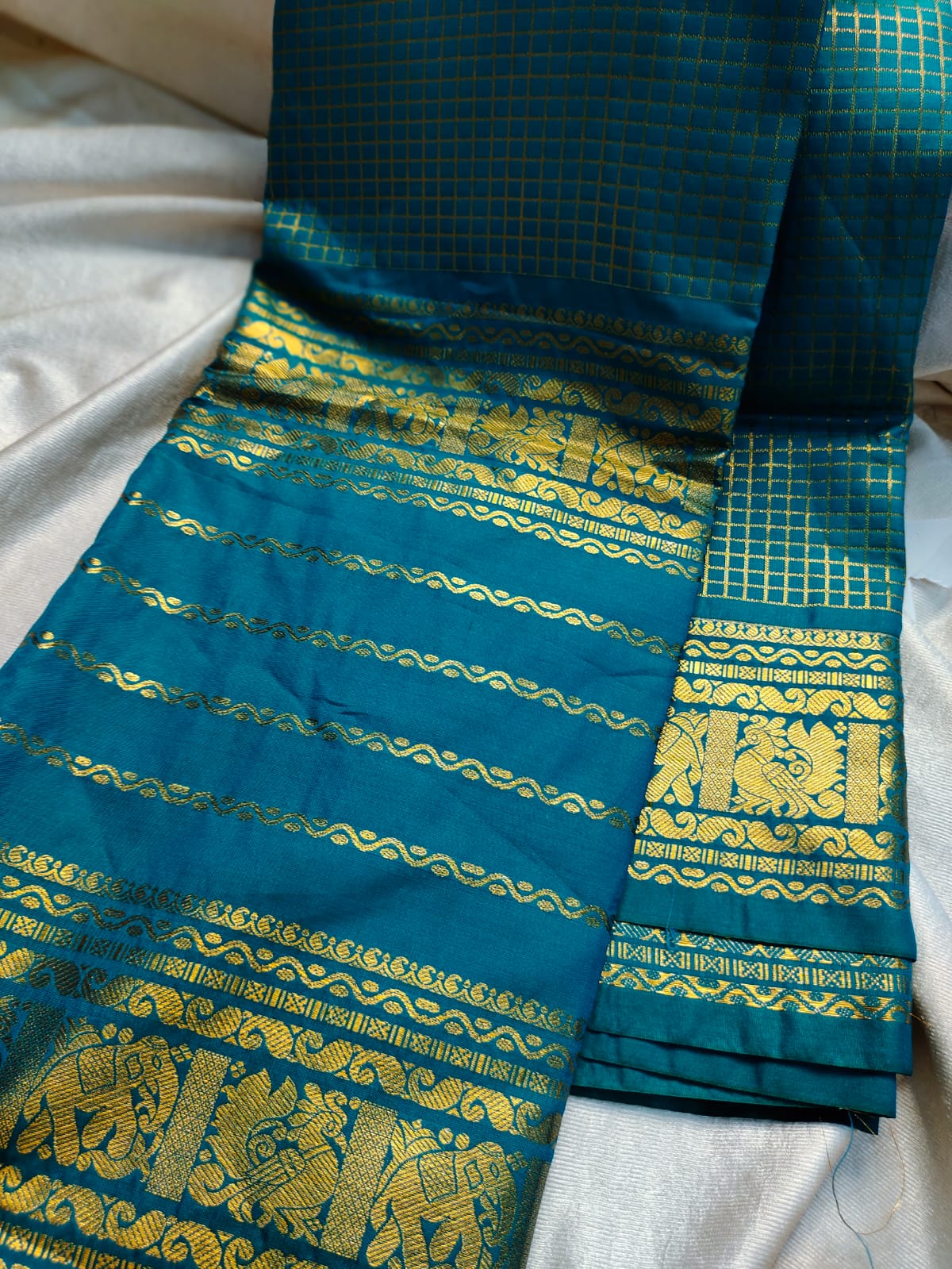 60% offer gadwal sarees