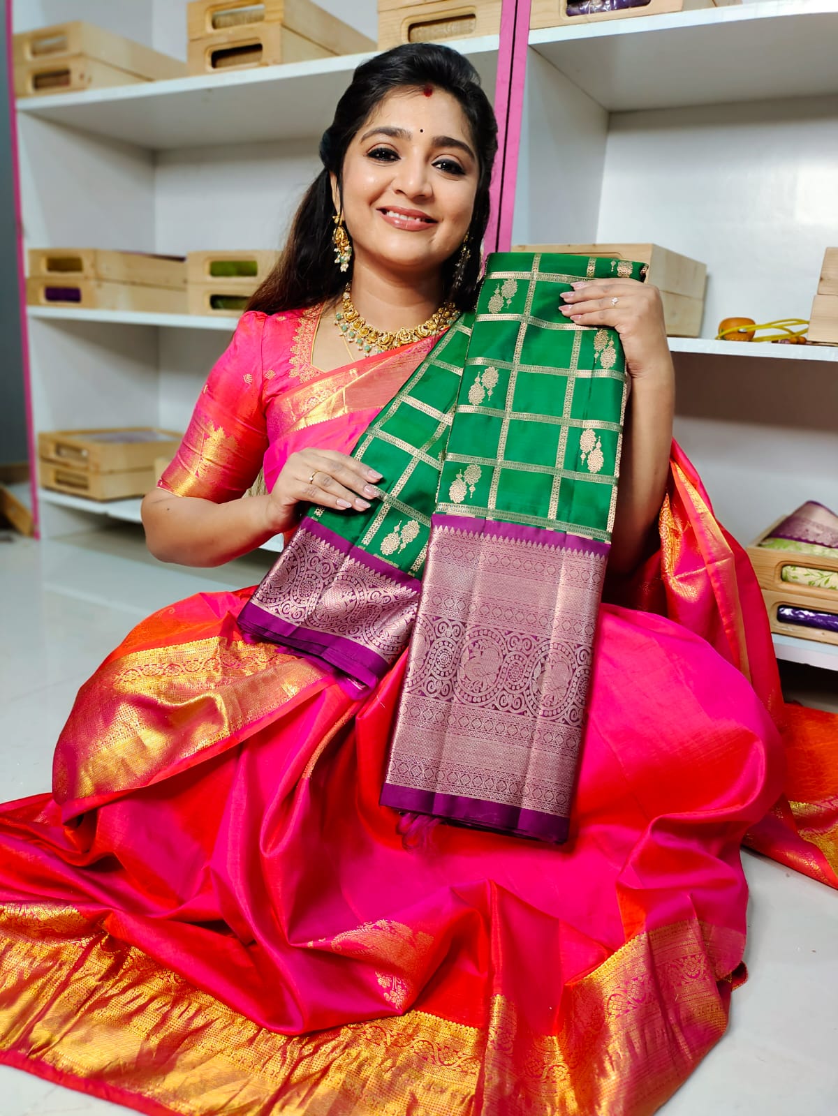 సిల్క్ మార్క్ సర్టిఫైడ్ కంజీవరం పట్టు సేకరణ