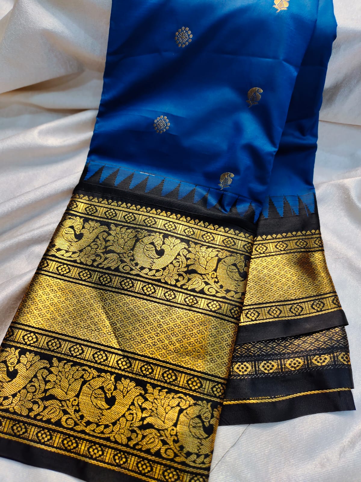 60% offer gadwal sarees