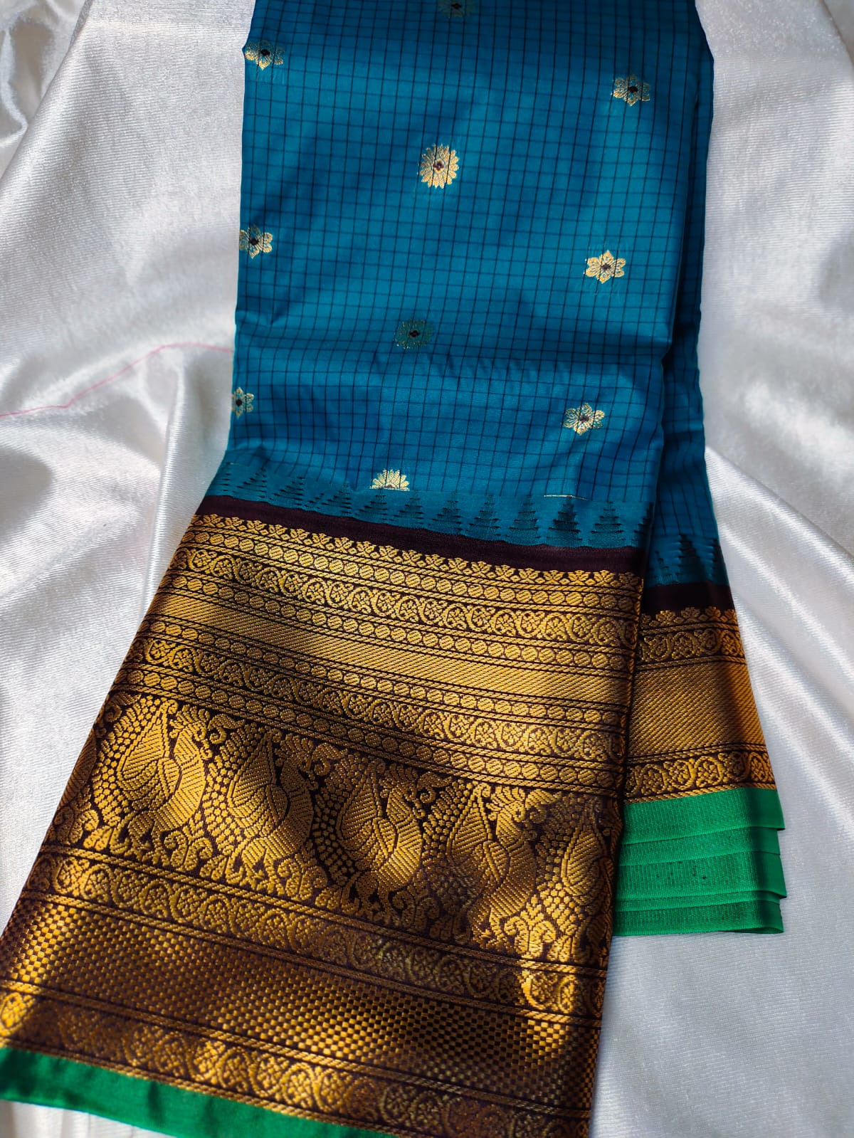 Vitange gadwal silk