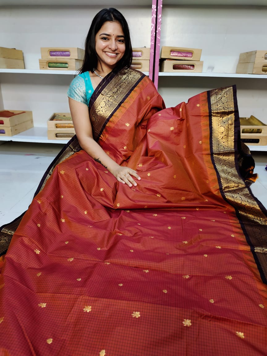 Gadwal offer sarees