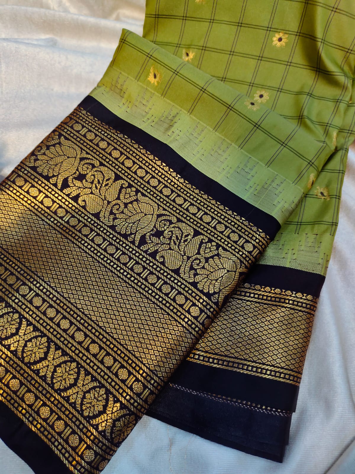 Sravanam gadwal sale