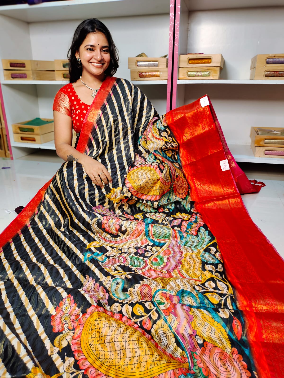 దీపావళికి చీరలు ఆఫర్ చేయండి